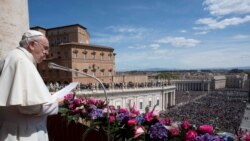 Папа Франциск выступает с традиционным посланием «Городу и миру» (Urbi et Orbi) на Пасху, 17 апреля 2022 года