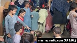 تعدادی از کودکان افغان که در زندان کرا\ی محبوس اند