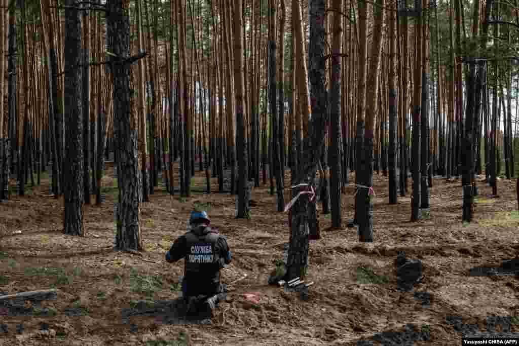 Хоча Лиман звільнено від російської окупації, звуки вибухів під час розмінування є постійним нагадуванням про загрозу, з якою стикаються мешканці міста