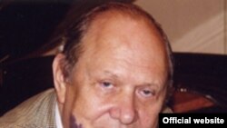 Сергей Доренский: «Теперь у нас практически свободная программа, за исключением Чайковского, конечно. В каждом туре Чайковский присутствует». [Фото — <i>mosconsv.ru</i>]