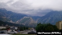 Город Бар, вид на горы