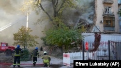 Пошуково-рятувальні роботи тривають.