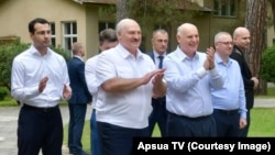 Инал Ардзинба, Александр Лукашенко и Аслан Бжания (архивное фото)