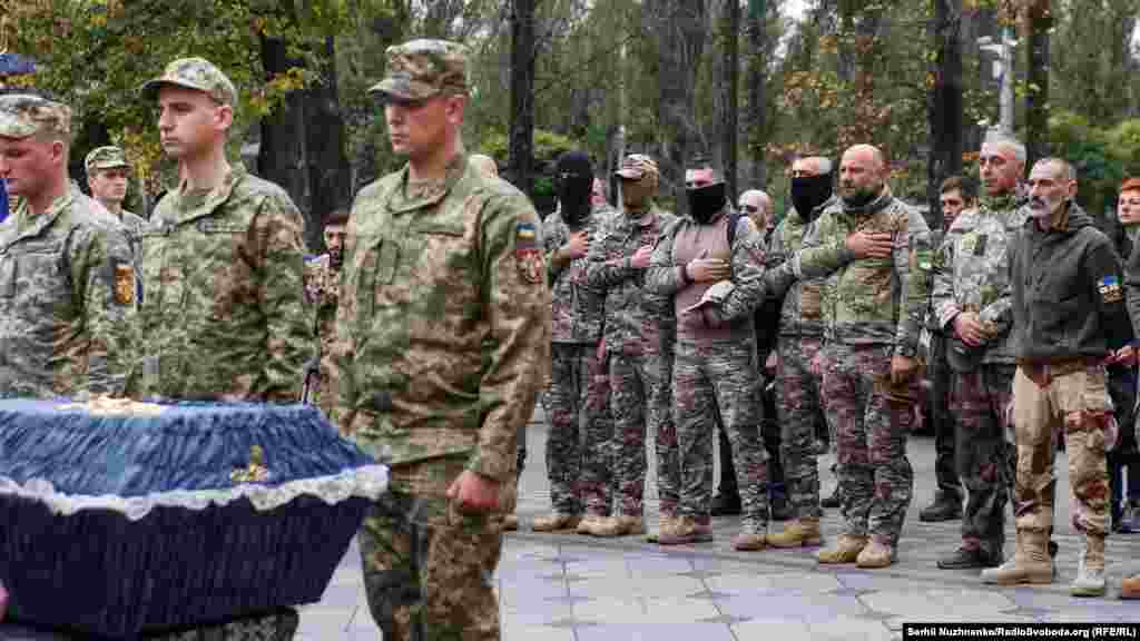 Прощалися із воїном під український і грузинський гімни