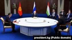 Трехсторонняя встреча президентов Кыргызстана, Таджикистана и России. Астана, 13 октября 2022 года.  