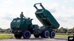 Украин гаскәрләренең Русия хәрбиләре яшәгән бинага HIMARS белән һөҗүм итүен белдерделәр