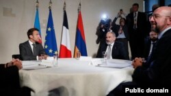 Հայաստանի վարչապետ Նիկոլ Փաշինյանը, Ֆրանսիայի նախագահ Էմանուել Մակրոնն ու ԵՄ խորհրդի նախագահ Շարլ Միշելը, արխիվ 