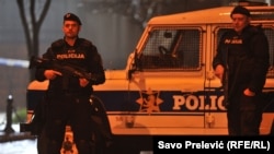 Поліція поблизу американського посольства в Подгориці, Чорногорія, 22 лютого 2018 року