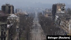 За даними українських спецслужб, для цього Росія «останнім часом поширює брехливі тези, що нібито «українці використовують мирних мешканців як живий щит»