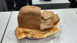 "Aýdyň, bize çörek ýetermi?" Aşgabatda çörek nobatlary azalmaýar