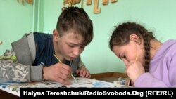 Діти, яких врятували від обстрілів і вивезли з Харкова