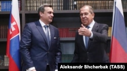 На той час президент Національної ради Словаччини Андрій Данко (ліворуч) і міністр закордонних справ Росії Сергій Лавров під час зустрічі в Росії, 13 лютого 2024 року