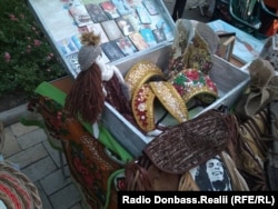 Продаж кокошників в окупованому Донецьку