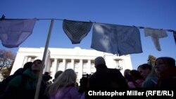 Киевте өткен ішкиім ілу акциясы. 18 қазан 2016 жыл.  