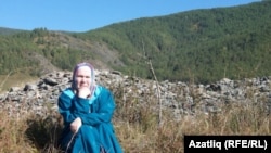 Фәүзия Бәйрәмова Себер курганнары янында