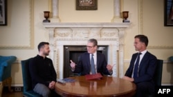 Переговоры Зеленского со Стармером и Рютте