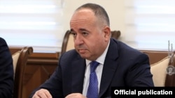 Armenia - Armenian Defense Minister Arshak Karapetian at a meeting with a visiting NATO envoy, Yerevan, October 21, 2021.