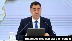 Садыр Жапаров на пресс-конференции. Бишкек. 23 октября 2021 года.