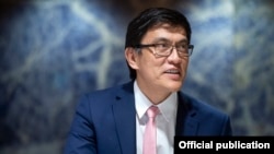 Эдил Байсалов Бириккен Улуттар Уюмунун (БУУ) Европа экономикалык комиссиясынын аймактык форумунда. 