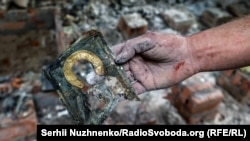 Спалена під час обстрілу церкви російськими військами православна ікона. Чернігів, 6 квітня 2022 року