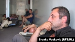 Štrajkači glađu iz preduzeća Šumadija DES, 18. jul 2012.