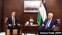 Ҷаред Кушнер ва Маҳмуд Аббос - 24 августи соли 2017