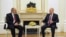 Президент РФ Владимир Путин (справа) и премьер-министр Армении Никол Пашинян 