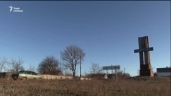 «Люди потихеньку ідуть із життя»: як у прифронтових селах Донбасу відновлюють медицину (відео)