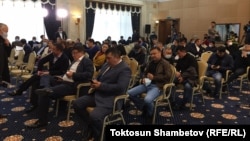 Депутаты перед началом внеочередного заседания ЖК. 10 октября 2020 года. 