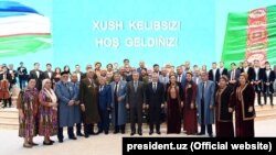 Türkmenistanyň prezidenti Gurbanguly Berdimuhamedow 4-5-nji oktýabrda Özbegistana amala aşyran resmi saparynyň dowamynda Özbegistanda ýaşaýan türkmen diaspora wekilleri tarapyndan hem garşylandy.