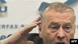 На XX съезде партии Жириновский обещает пролить свет и покончить с тьмой