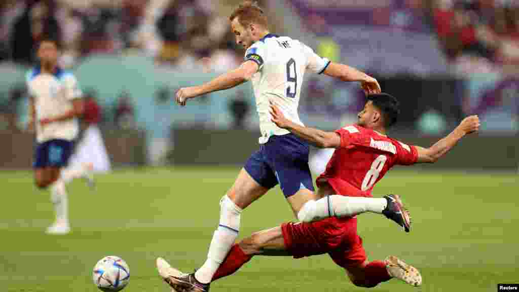 Англия менен Ирандын беттеши.&nbsp;B&nbsp;тобунда:&nbsp;Англия, Иран, АКШ, Уэльс ойнойт.&nbsp;