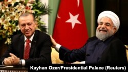 Թուրքիայի նախագահ Ռեջեփ Թայիփ Էրդողան և Իրանի նախագահ Հասան Ռոհանի, Թեհրան, 4-ը հոկտեմբերի, 2017 թ․ 