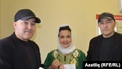 Зәкинә Арангулова уллары Хәсән һәм Хөсәен белән