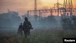 نیروهای اوکراینی در یکی از ساحات جنگ زده اوکراین 