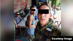 Украинада согушка катышкан деген негизде соттолгон адам. УКМК тараткан сүрөт. 12-январь, 2023-жыл.