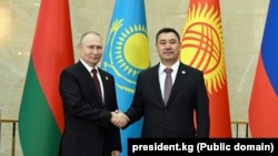 Садыр Жапаров менен Владимир Путин. Жогорку Евразиялык экономикалык кеңештин жыйыны, 2022-жылдын 9-декабры.