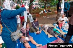 Зилзаладан кийин бир нече саатка электр жарыгы өчүп калган.