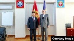 Бажы кызматынын төрагасы Самат Исабеков менен Ирандын Кыргызстандагы элчиси Саид Харази. Бишкек, 2022. декабрь
