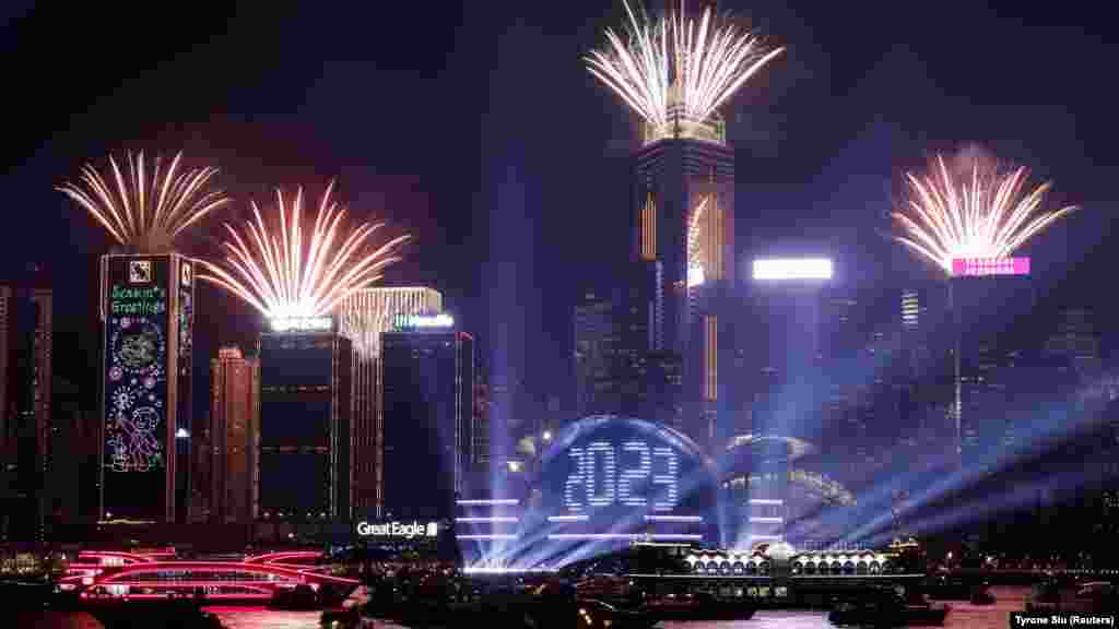 Гонконгдун Виктория портундагы жанган оттор.&nbsp;