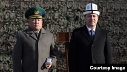 Абдикарим Алимбаев менен Садыр Жапаров.