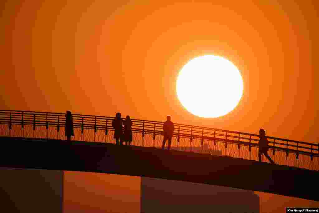 Сеулдун тургундары 2023-жылдын биринчи күнүндө.&nbsp;