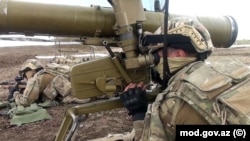 Ադրբեջանական բանակի զորավարժությունը, արխիվ