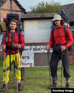 Антон й Артем, мандрівники