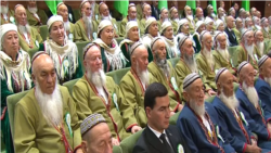 Diňle: Nobatdaky Halk maslahaty halk nägilelikleriniň 'has ýiti aýdylyp başlanmagy' bilen uygaşdy