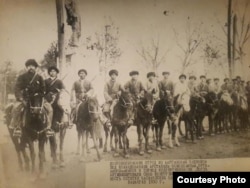 Басмачыларга каршы турган советтик ыктыярчылар тобу. 1920-жылдар.