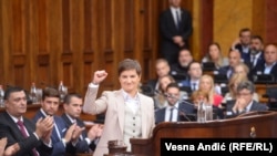 Уряд очолила Ана Брнабич, котра була премʼєром упродовж минулих чотирьох років 