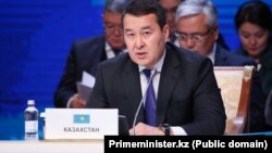 Kazakh Prime Minister Alikhan Smaiylov (file photo)