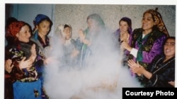 Қазан асқан әйелдер. Өзбекстан. (Көрнекі сурет)  