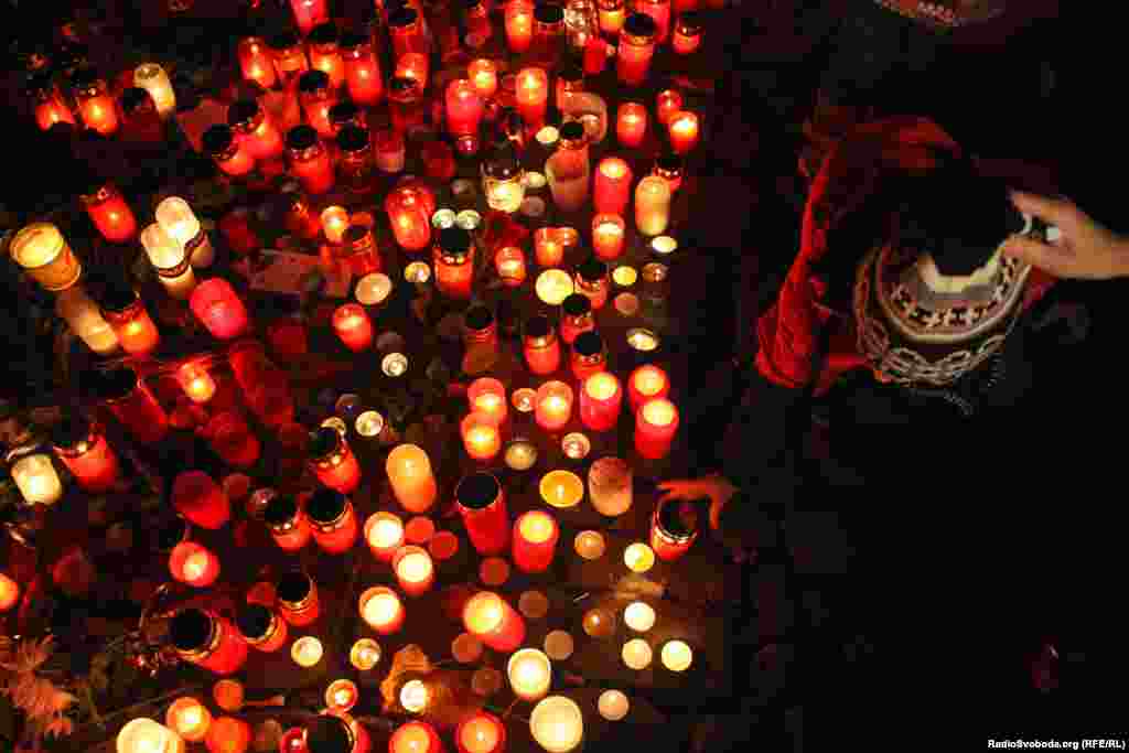 На площі вшанували пам&rsquo;ять загиблих під час революції